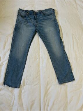 Signature by Levi Strauss Men's Straight Leg Mid Wash Blue Jeans
